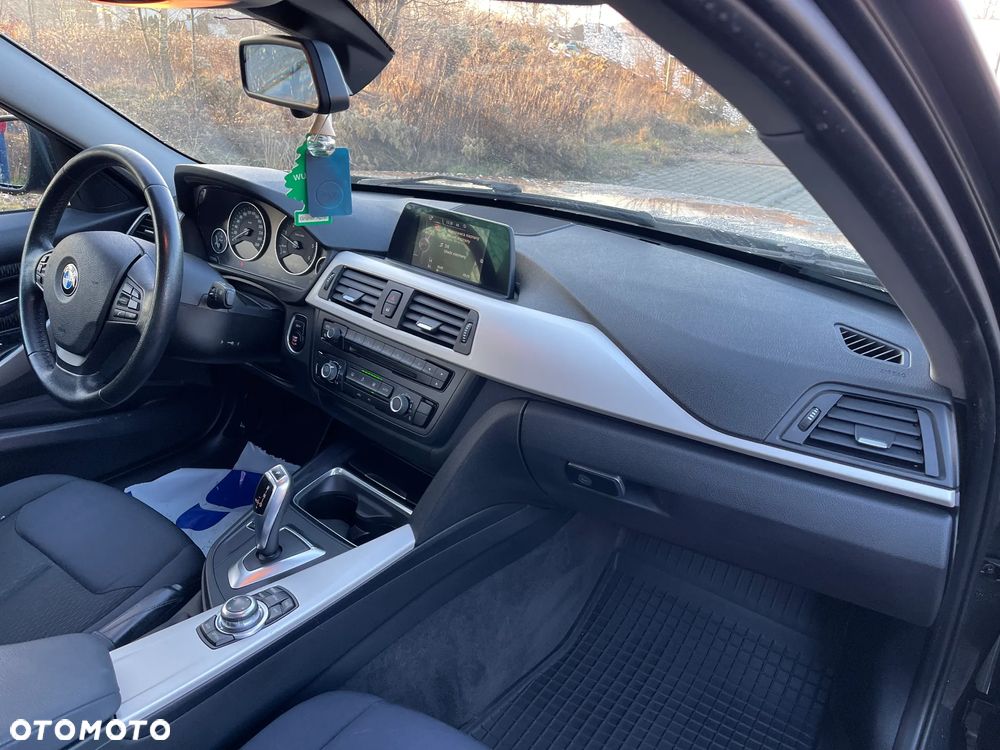 BMW Seria 3 318d Blue Performance Modern Line - 28