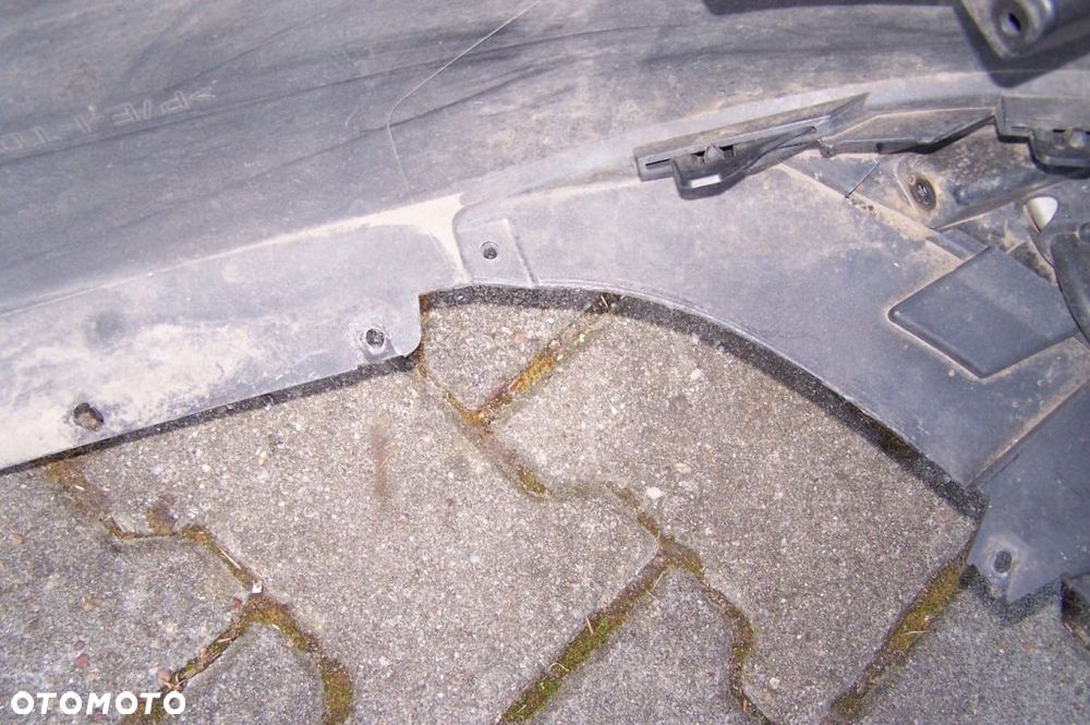 Renault Talisman zderzak tylny GrandTour kombi - 12