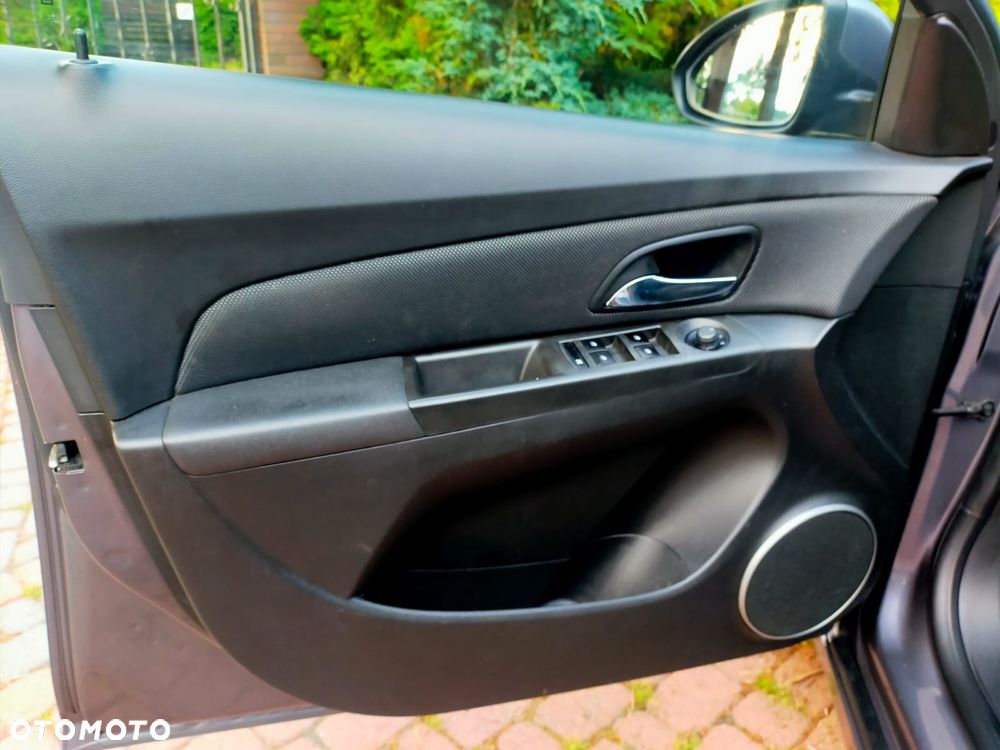 Chevrolet Cruze - 11