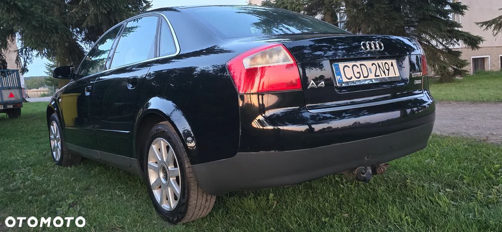 Audi A4 Limousine - 4