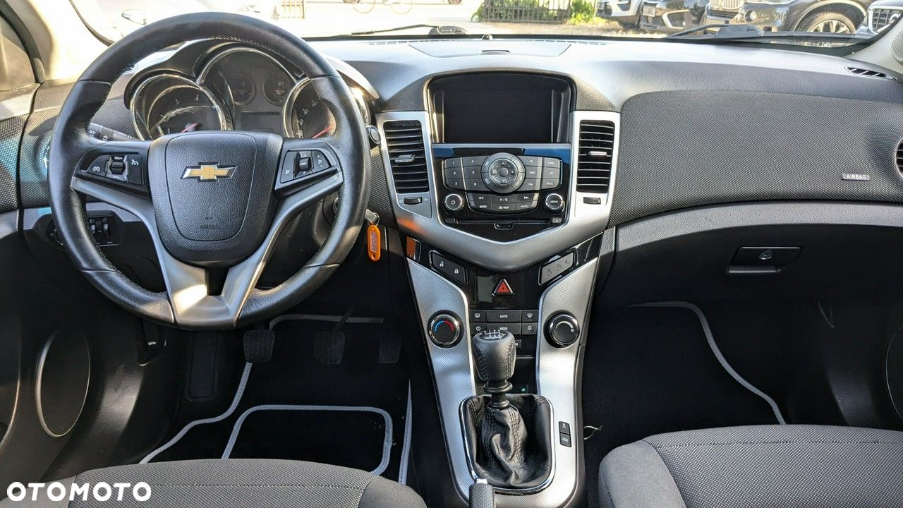 Chevrolet Cruze - 22