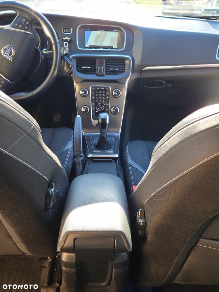 Volvo V40 D2 Drive-E Momentum - 5