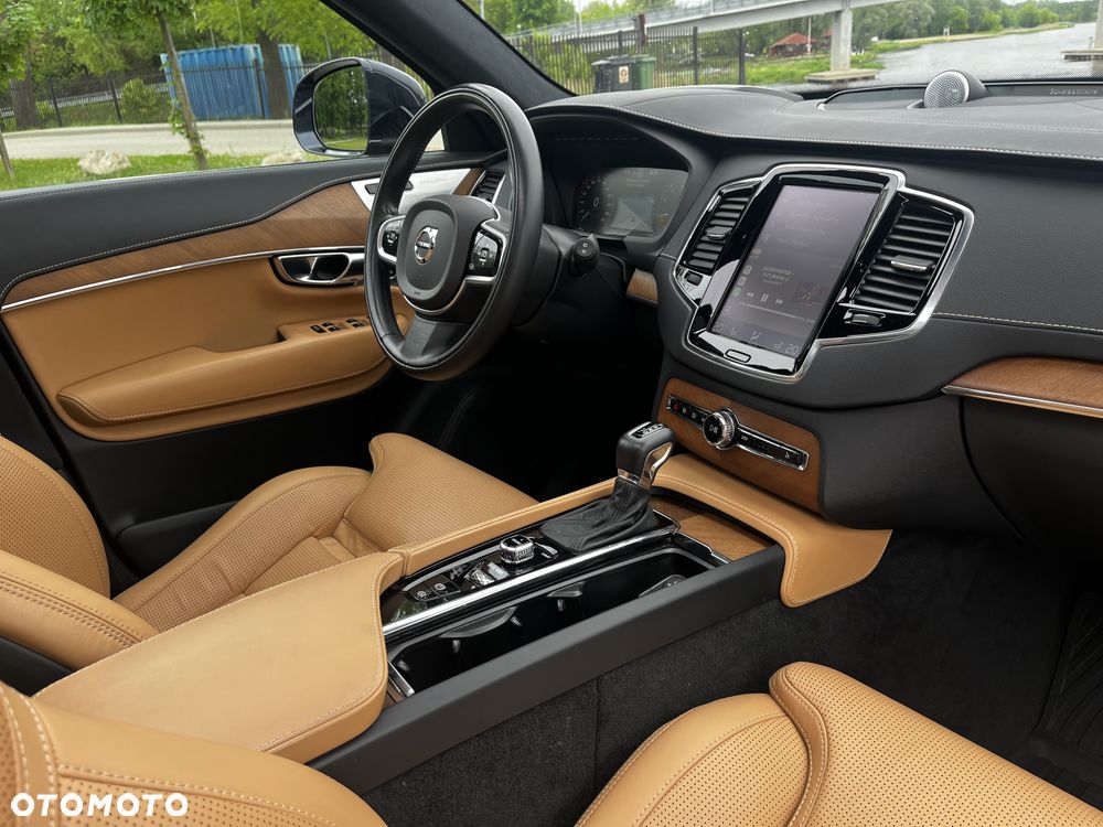 Volvo XC 90 - 22