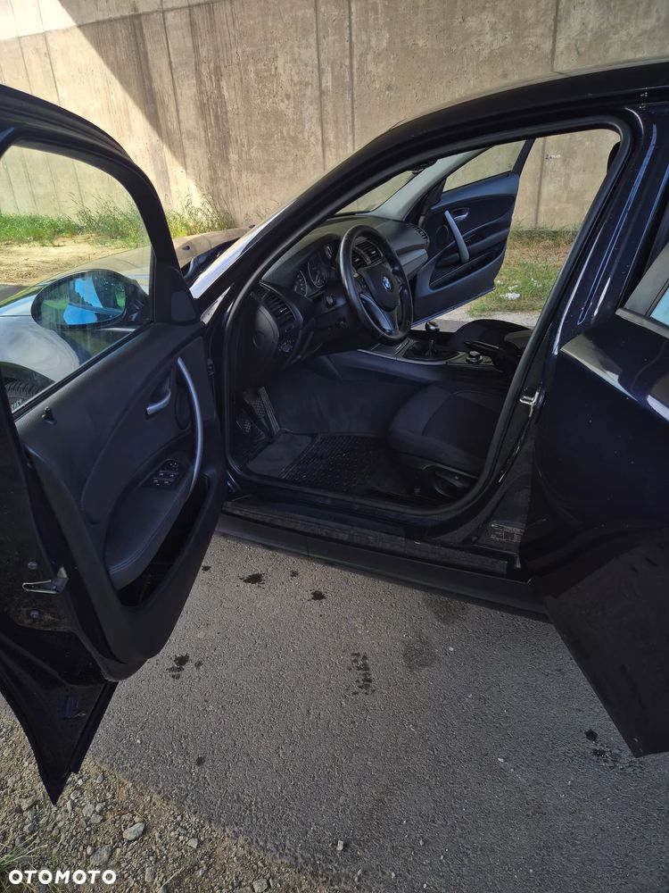 BMW Seria 1 118d DPF - 8