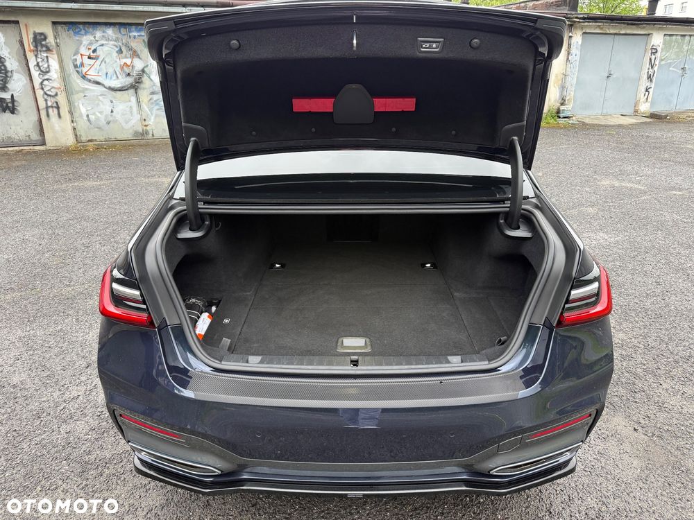 BMW Seria 7 745Le xDrive - 8