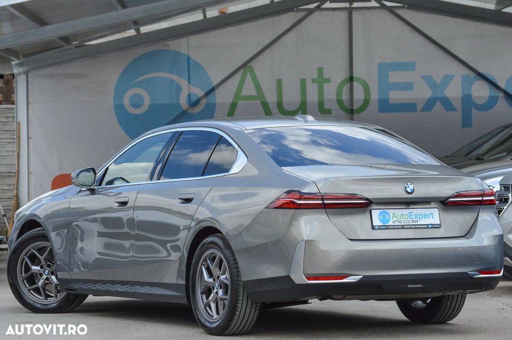 BMW Seria 5 520i AT MHEV - 11