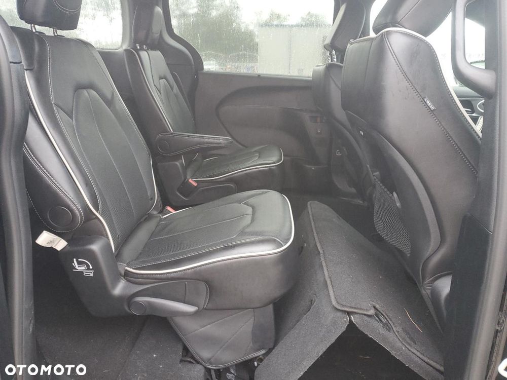 Chrysler Pacifica - 10