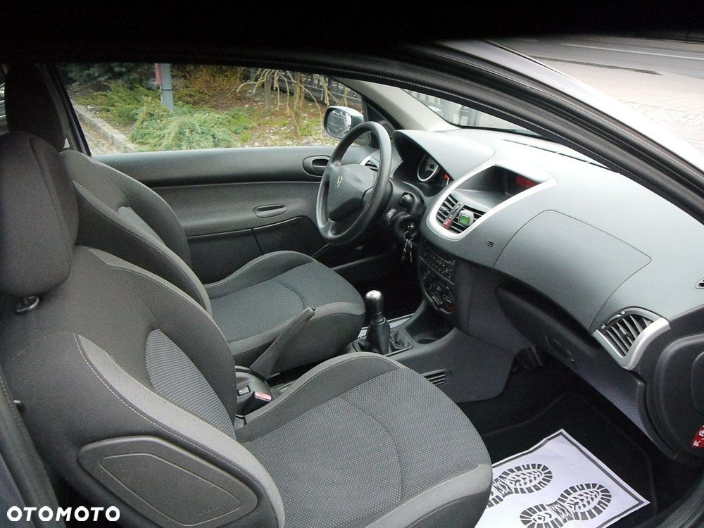 Peugeot 206 plus 1.1 Presence Euro5 - 22