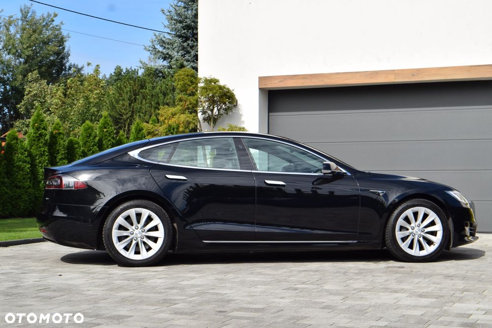 Tesla Model S - 39