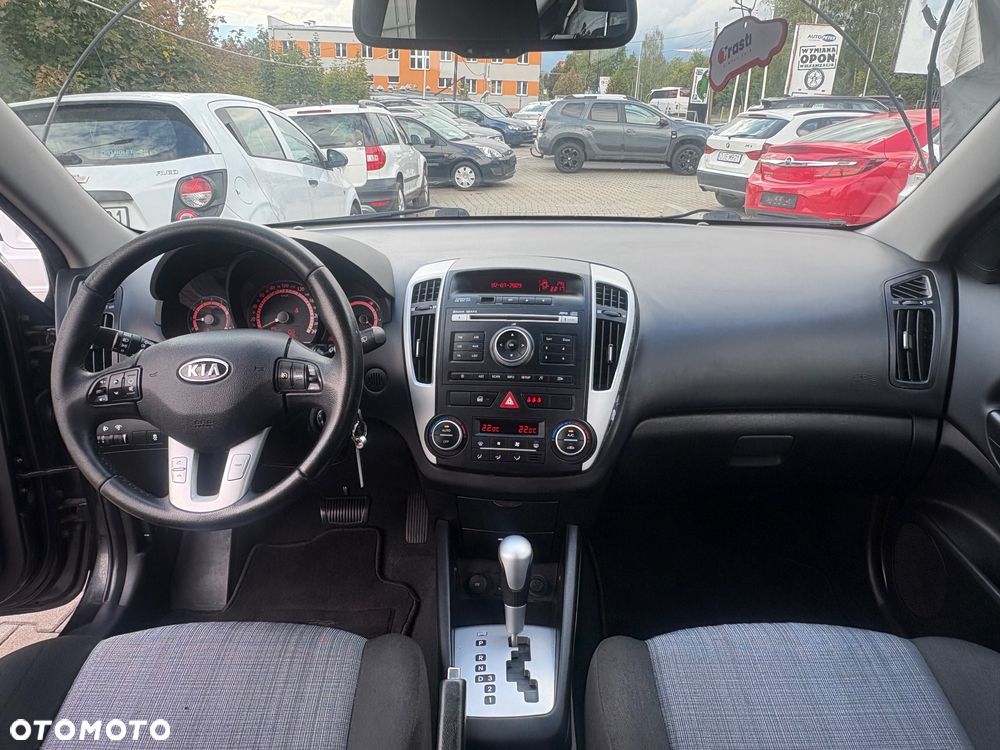 Kia Ceed - 10