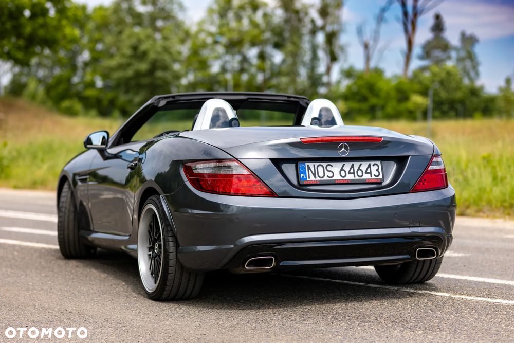 Mercedes-Benz SLK 250 CGI - 4