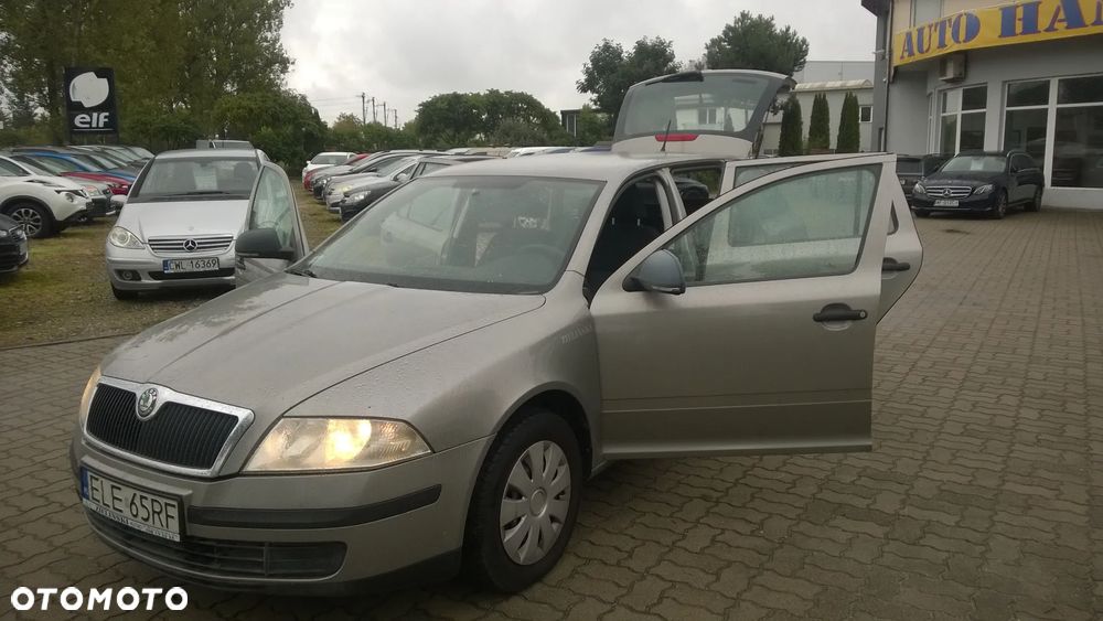 Skoda Octavia 1.6 Ambition - 15