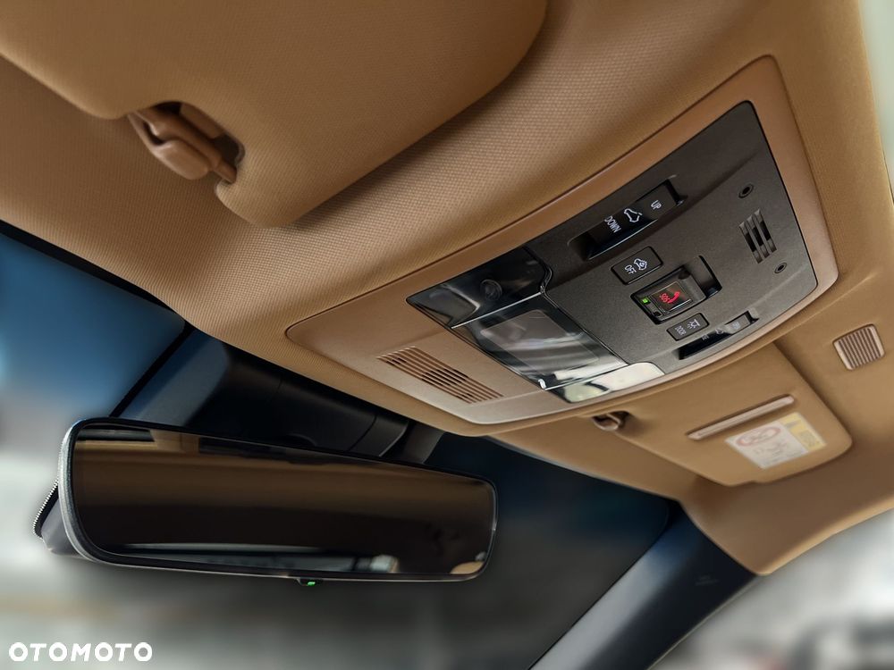 Lexus ES 300h Omotenashi - 30