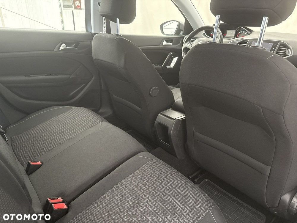Peugeot 308 - 24