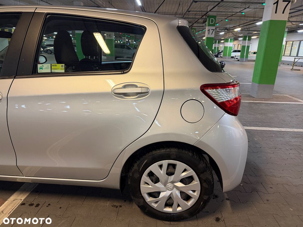 Toyota Yaris Hybrid 100 Premium - 11