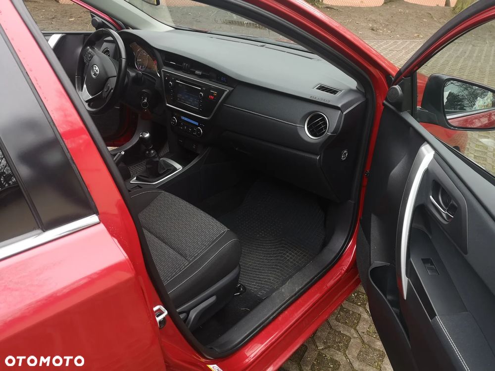 Toyota Auris 1.6 Dynamic - 9