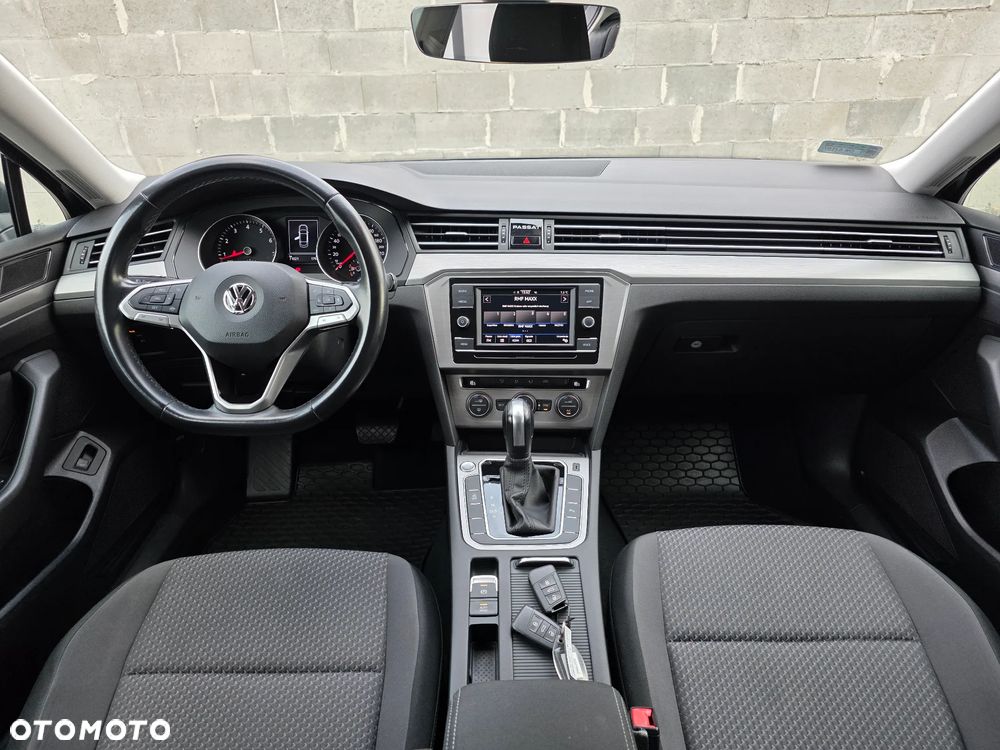 Volkswagen Passat - 24