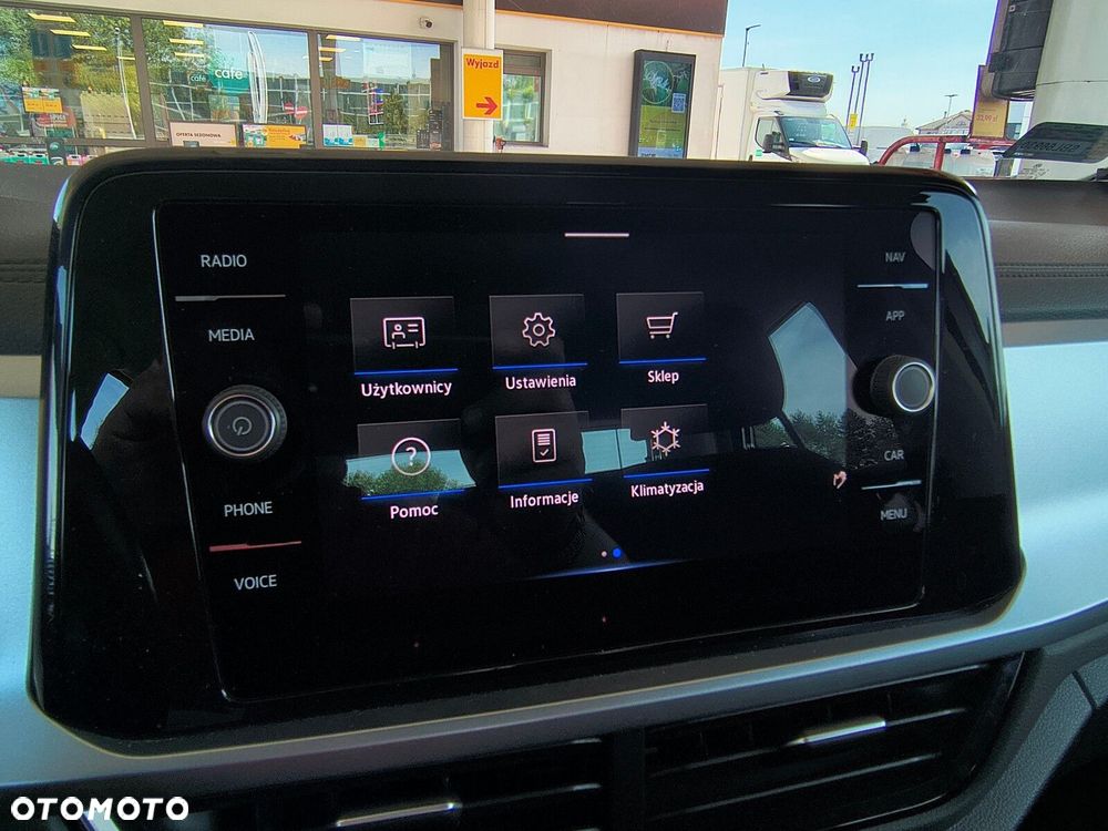 Volkswagen T-Roc - 22