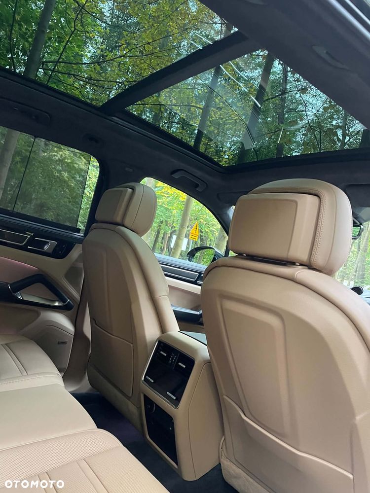 Porsche Cayenne - 8