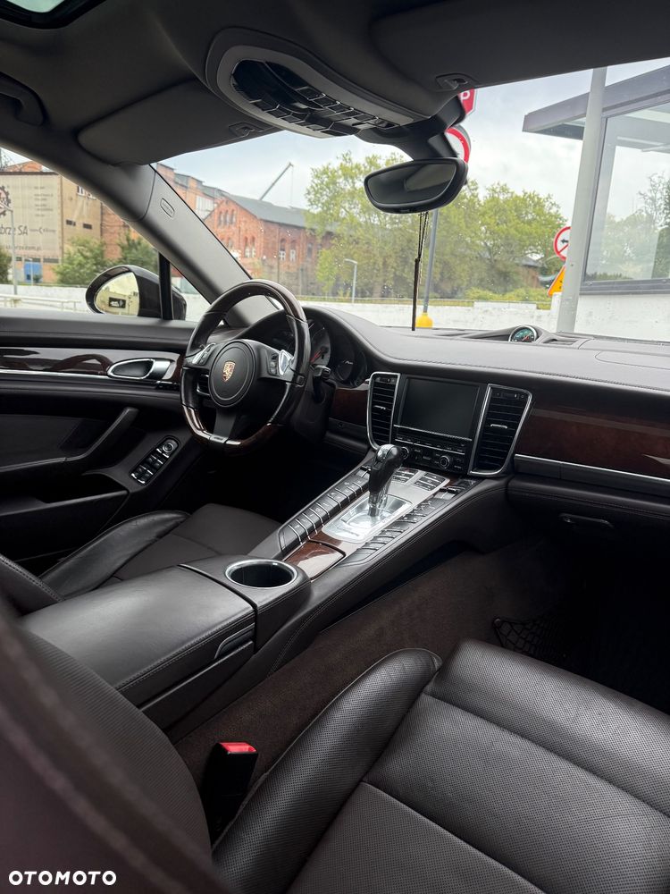 Porsche Panamera 4S PDK - 30
