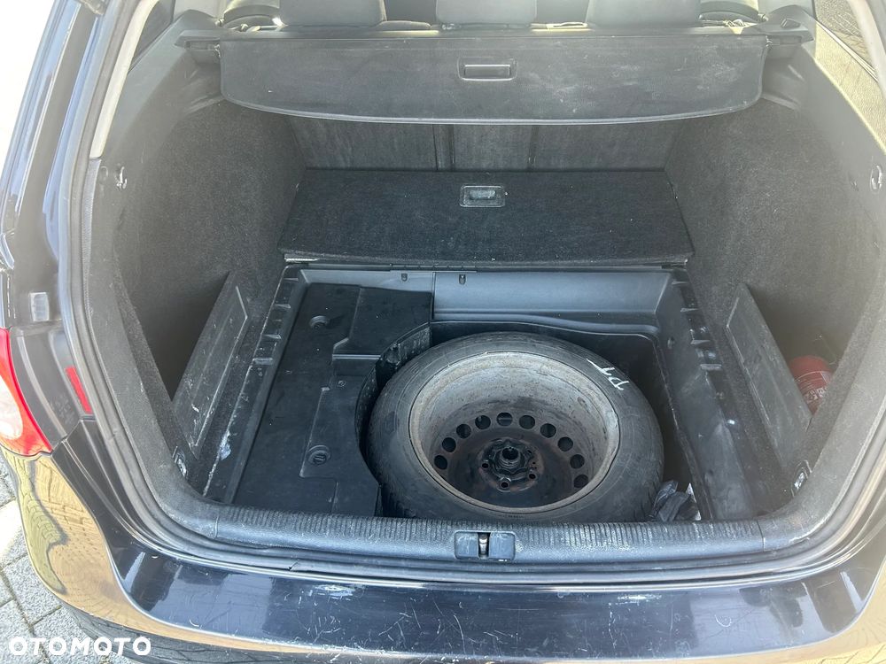 Volkswagen Passat 2.0 TDI Comfortline R-Style - 13