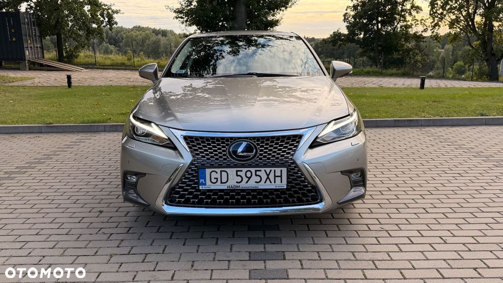 Lexus CT - 13