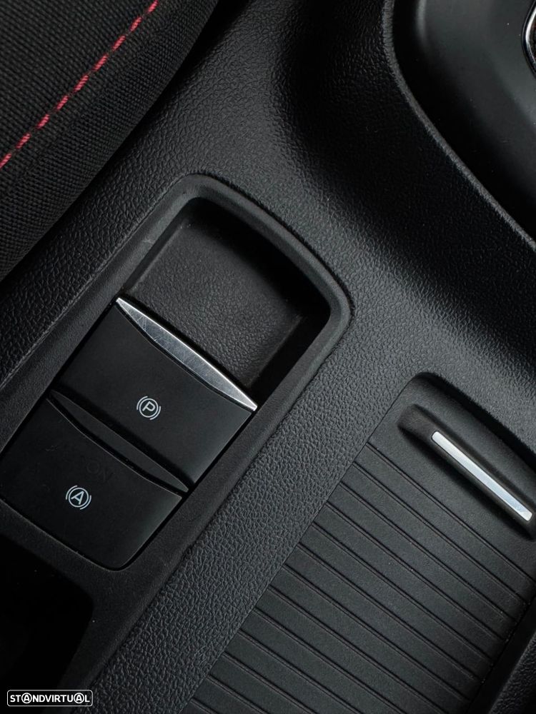 Ford Focus 1.0 EcoBoost MHEV ST-Line - 17