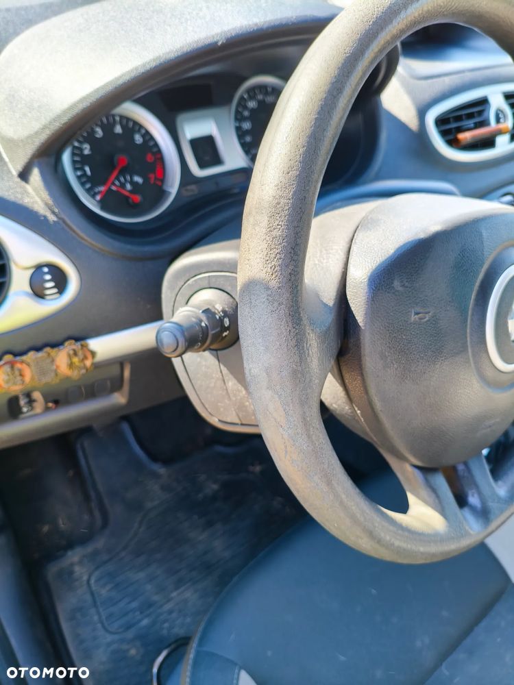 Renault Clio 1.2 16V Life - 5