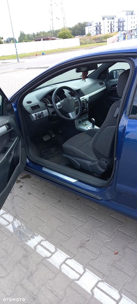 Opel Astra III GTC 1.6 Sport Easytronic - 11