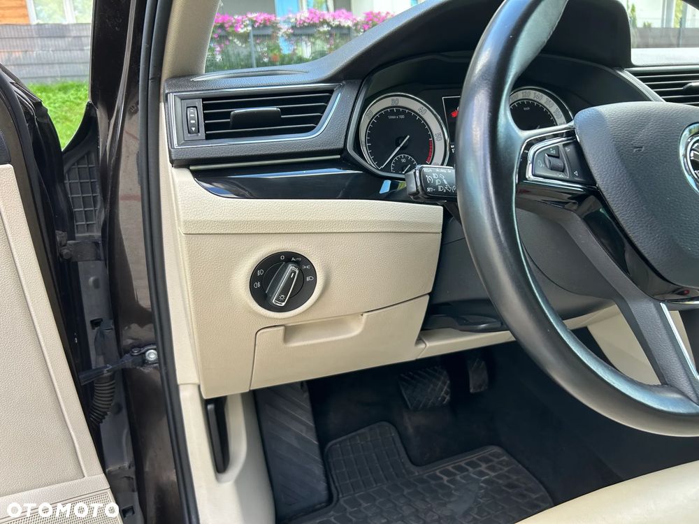 Skoda Superb 2.0 TDI 4x4 L&K DSG - 20