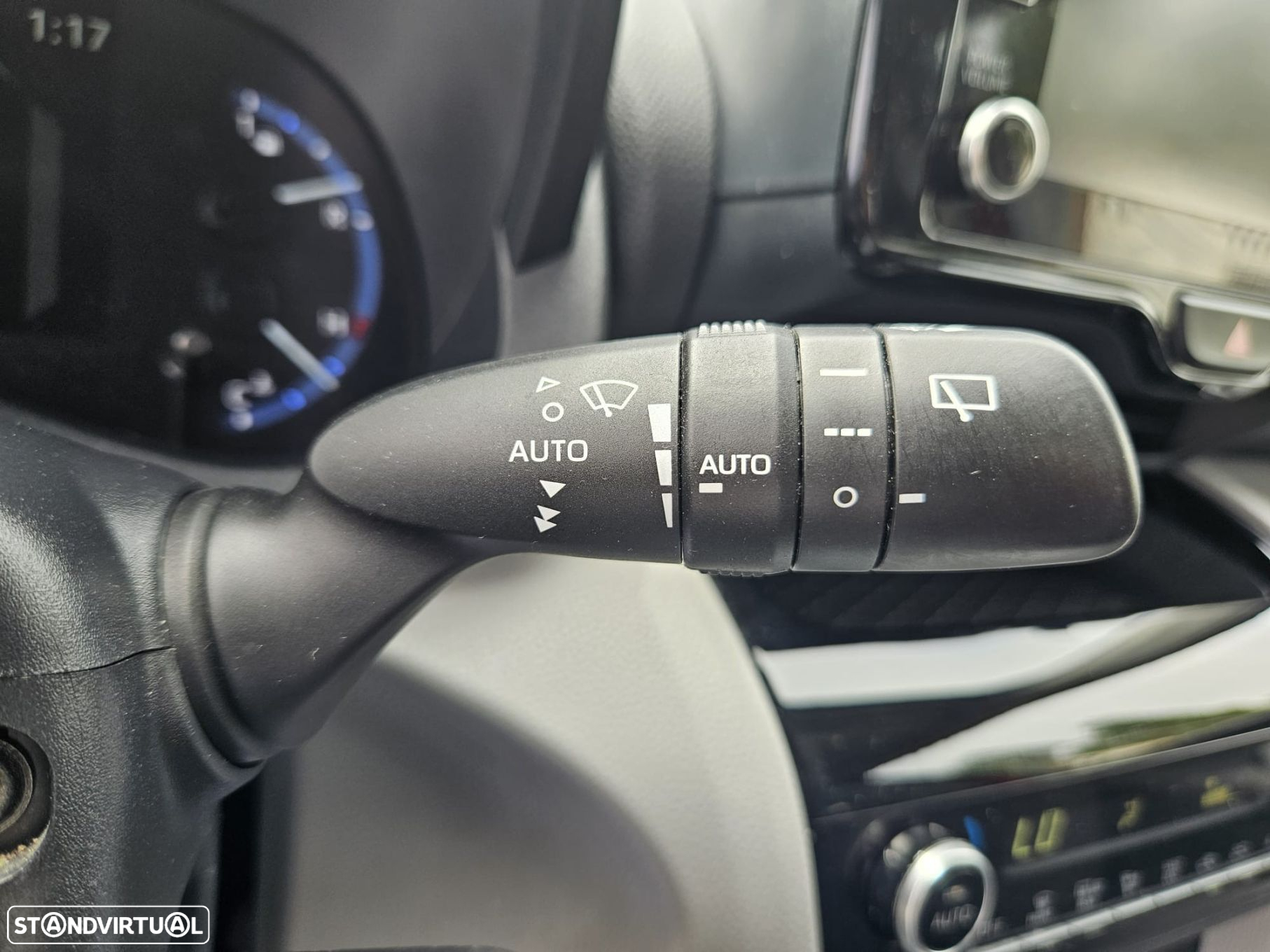 Toyota Yaris Cross 1.5 HDF Comfort Plus - 36