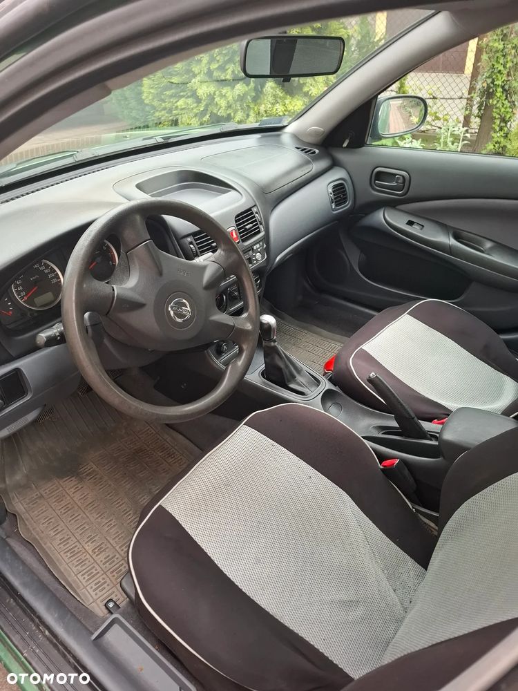 Nissan Almera 1.5 Base - 6