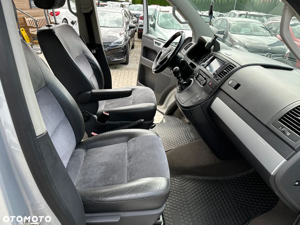 Volkswagen Multivan - 20