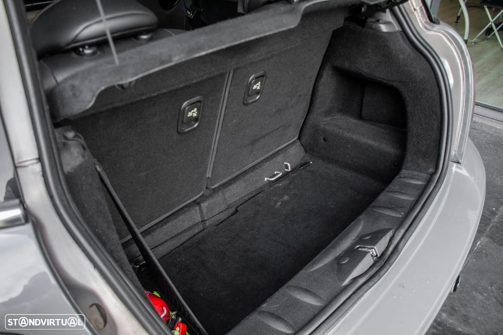 MINI 3 Portas Cooper D - 30