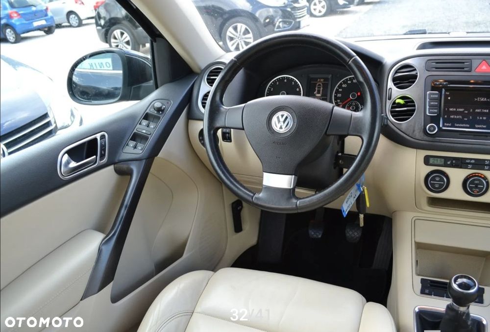 Volkswagen Tiguan - 15