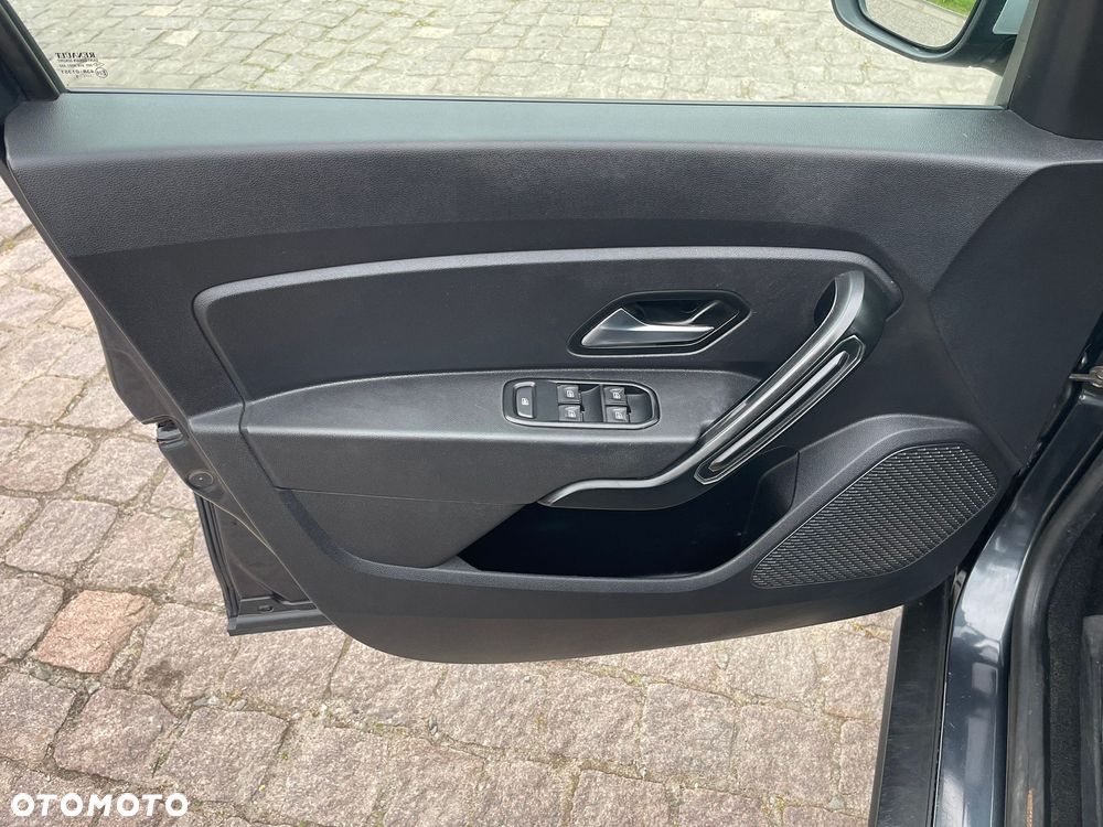 Dacia Duster 1.6 SCe Access S&S - 17