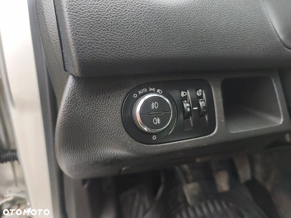 Opel Meriva - 26