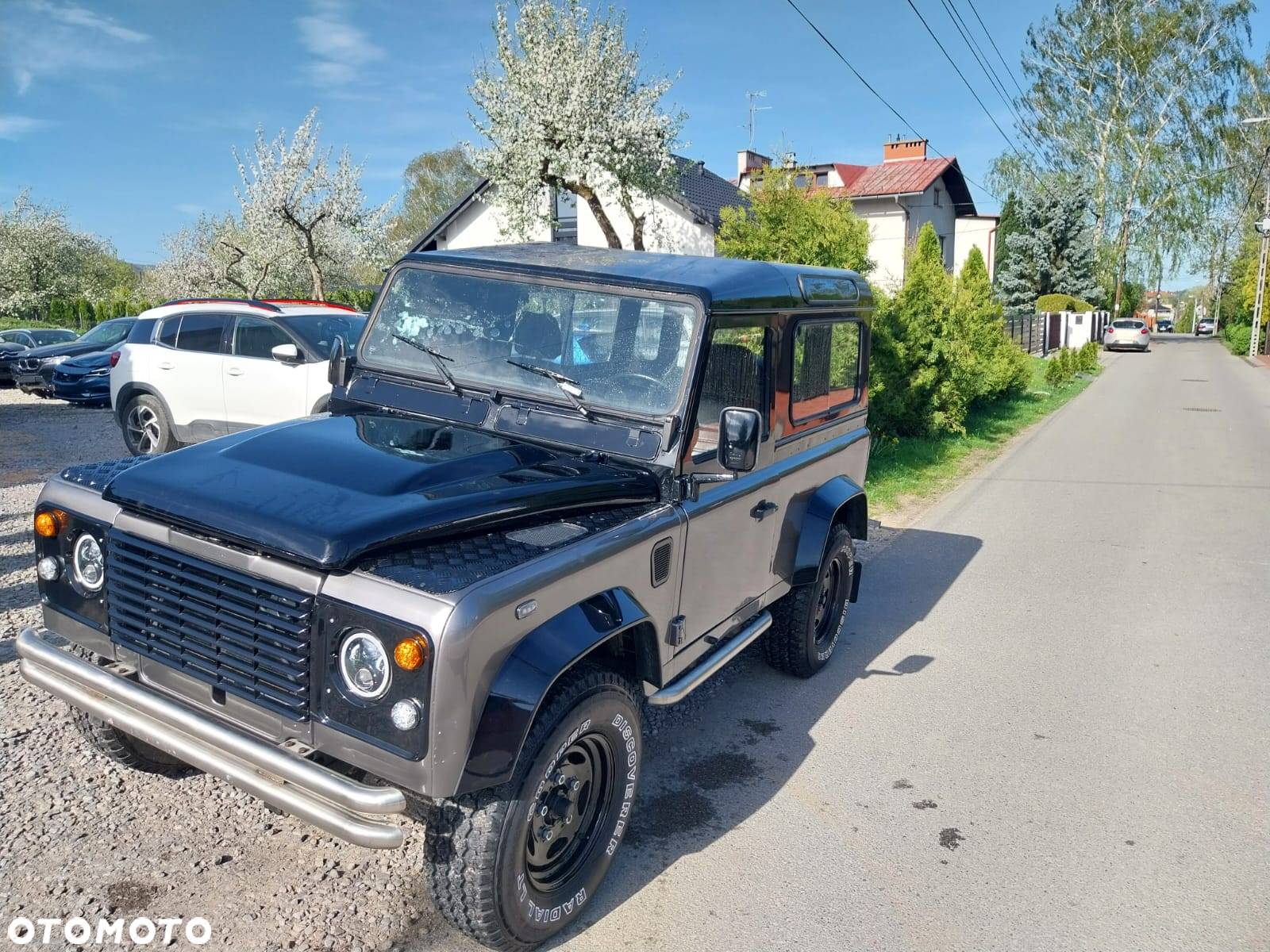 Land Rover Defender - 2