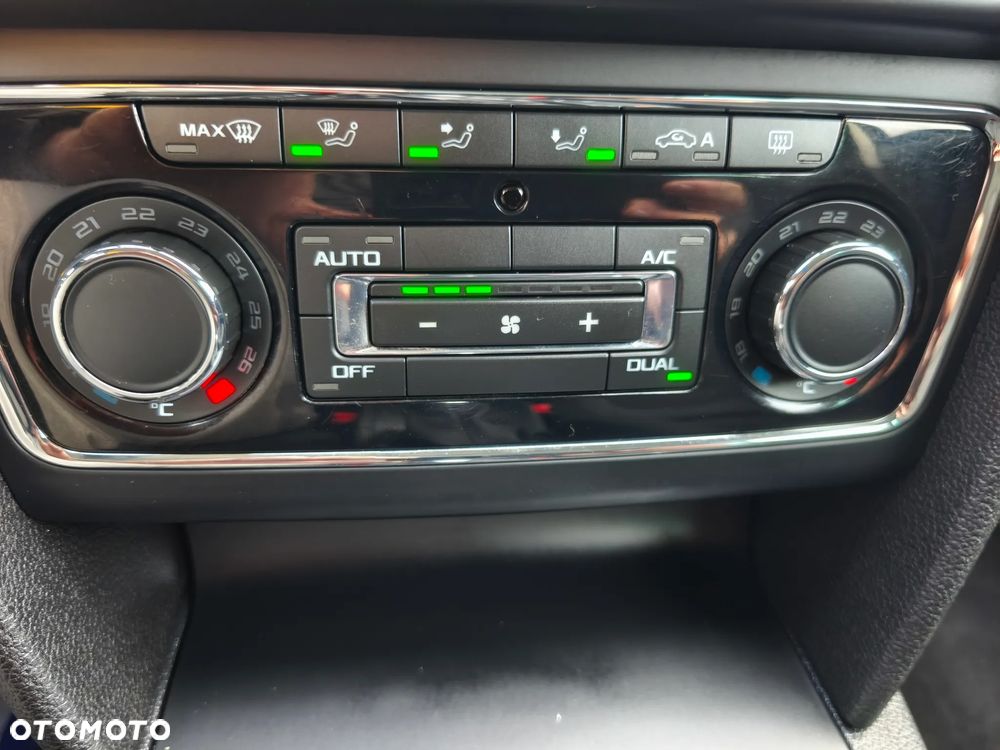 Skoda Superb 1.6 TDI GreenLine - 26