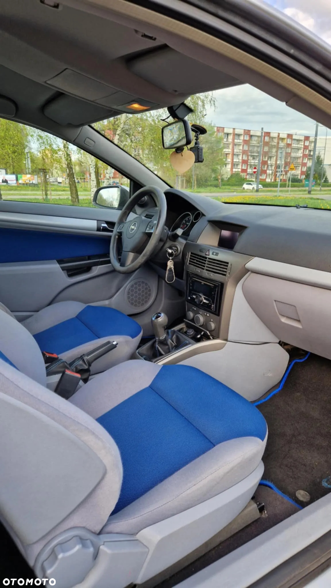 Opel Astra GTC 1.6 - 10