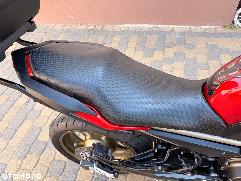 Yamaha XJ - 37