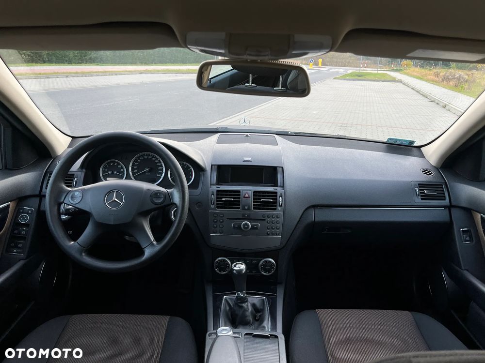Mercedes-Benz Klasa C 180 K BlueEff Elegance - 9
