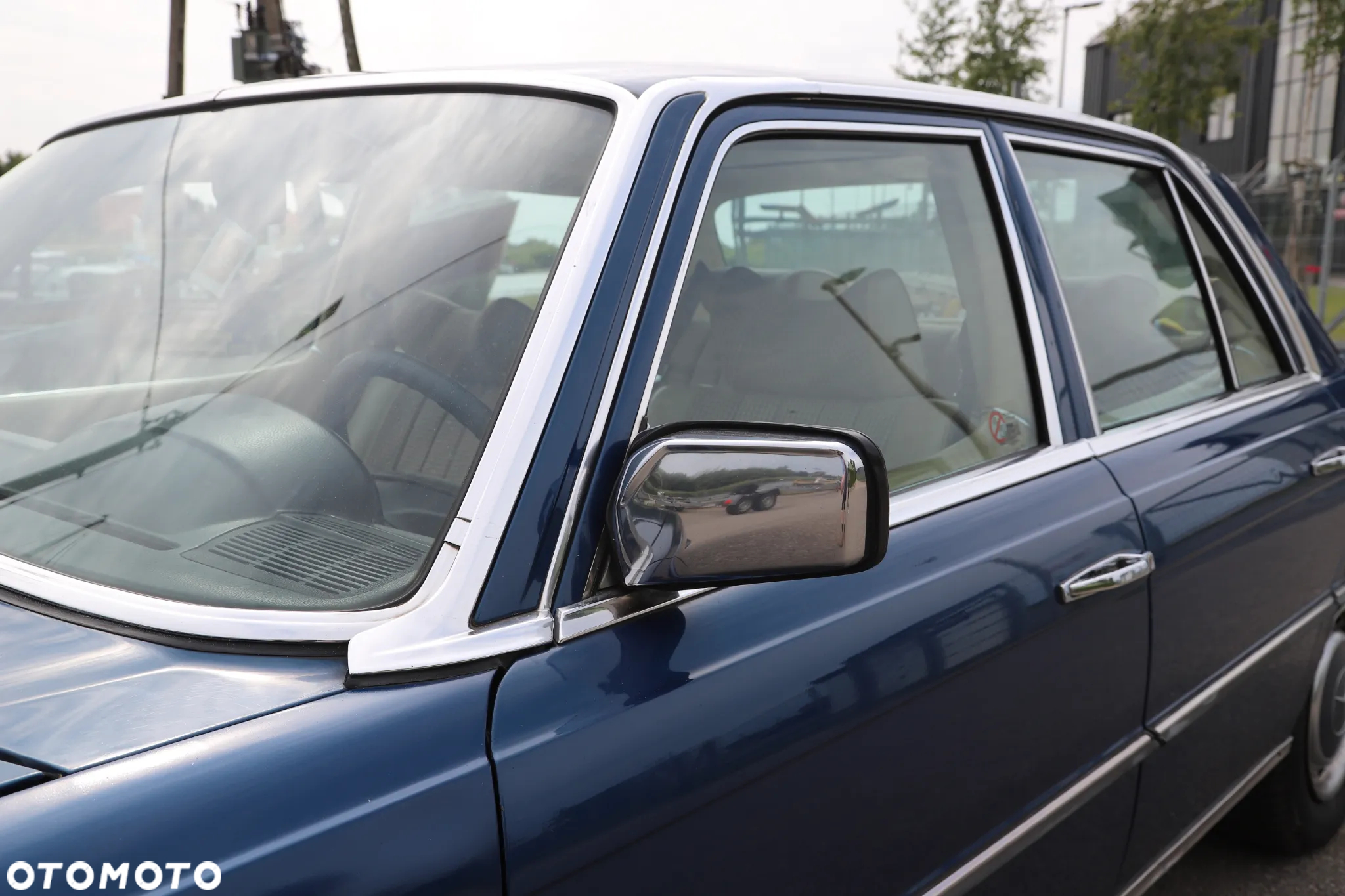 Mercedes-Benz 280 - 24
