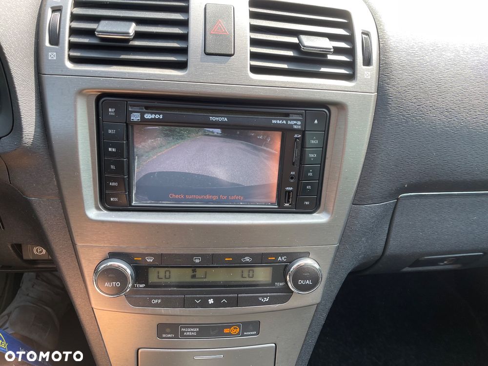 Toyota Avensis 2.2 D-4D Sol Plus NAVI - 25