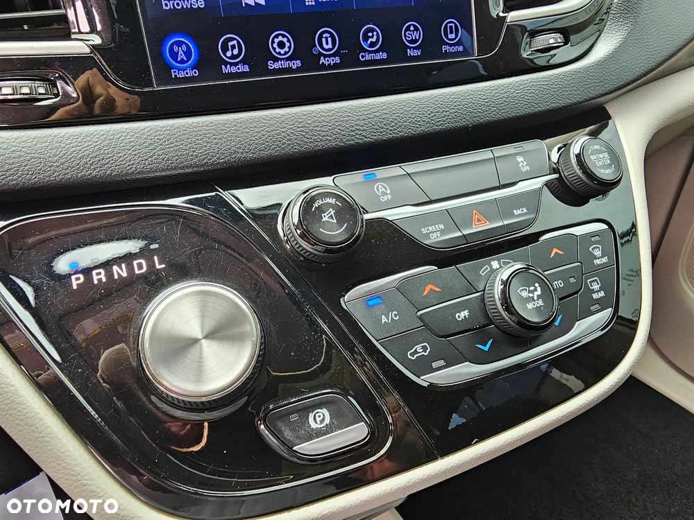 Chrysler Pacifica - 23