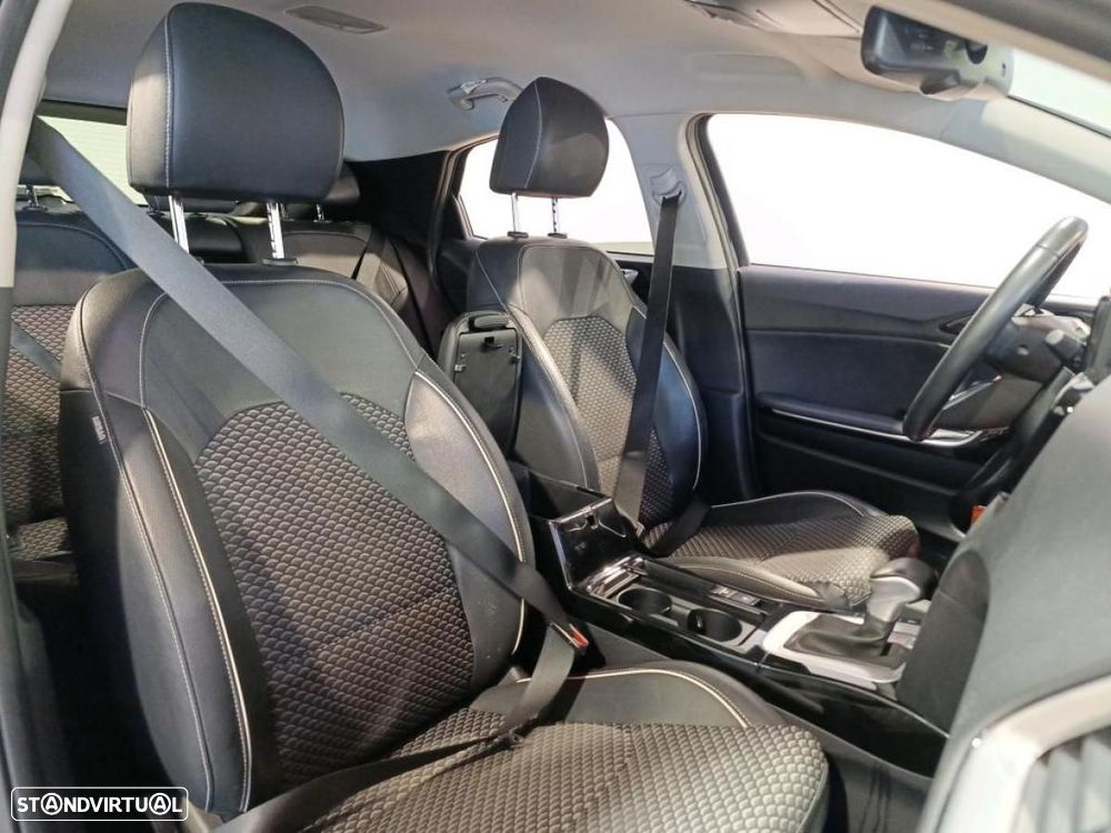 Kia XCeed 1.6 GDi PHEV Drive - 3