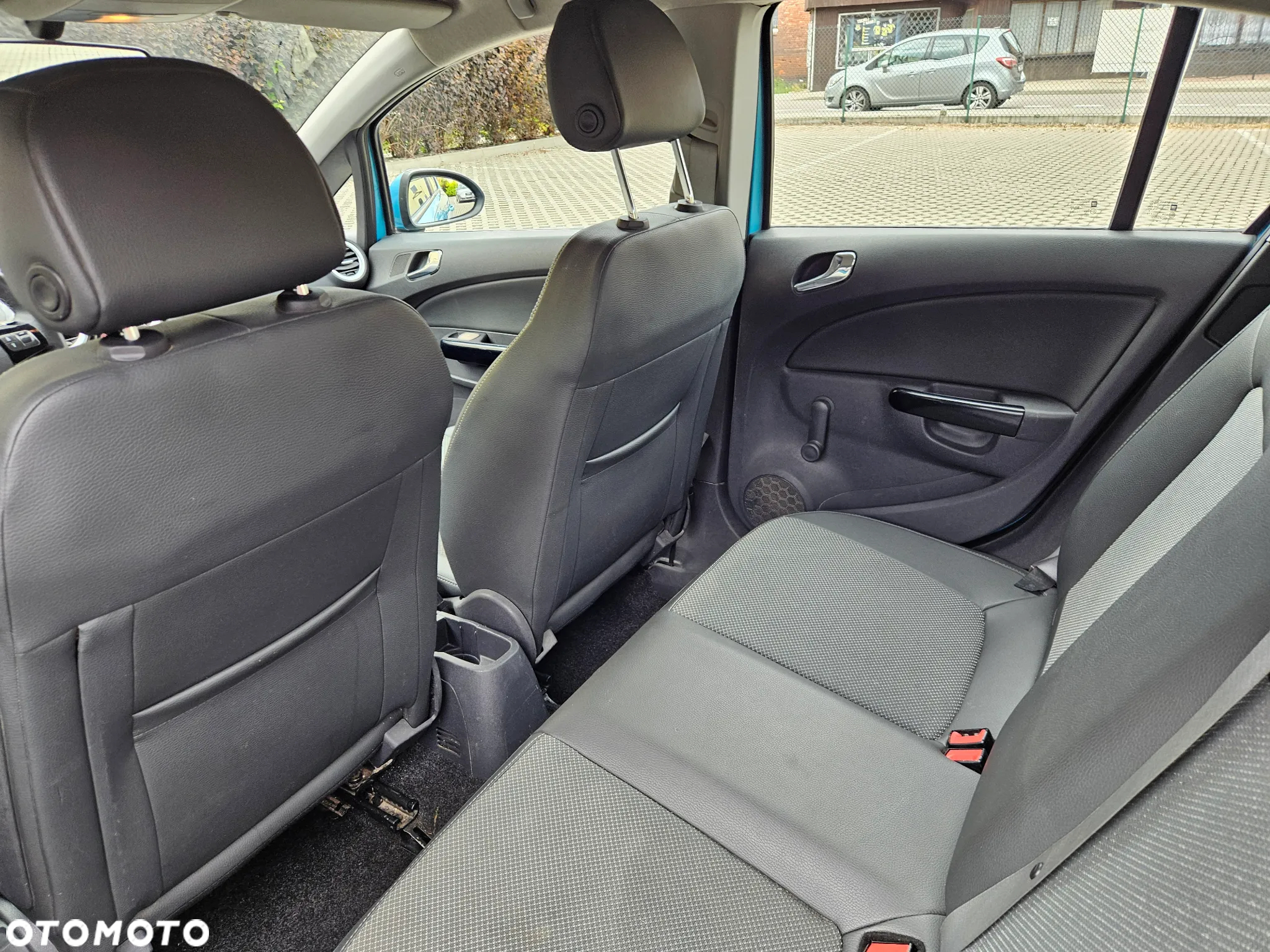 Opel Corsa 1.4 16V Color Edition - 29