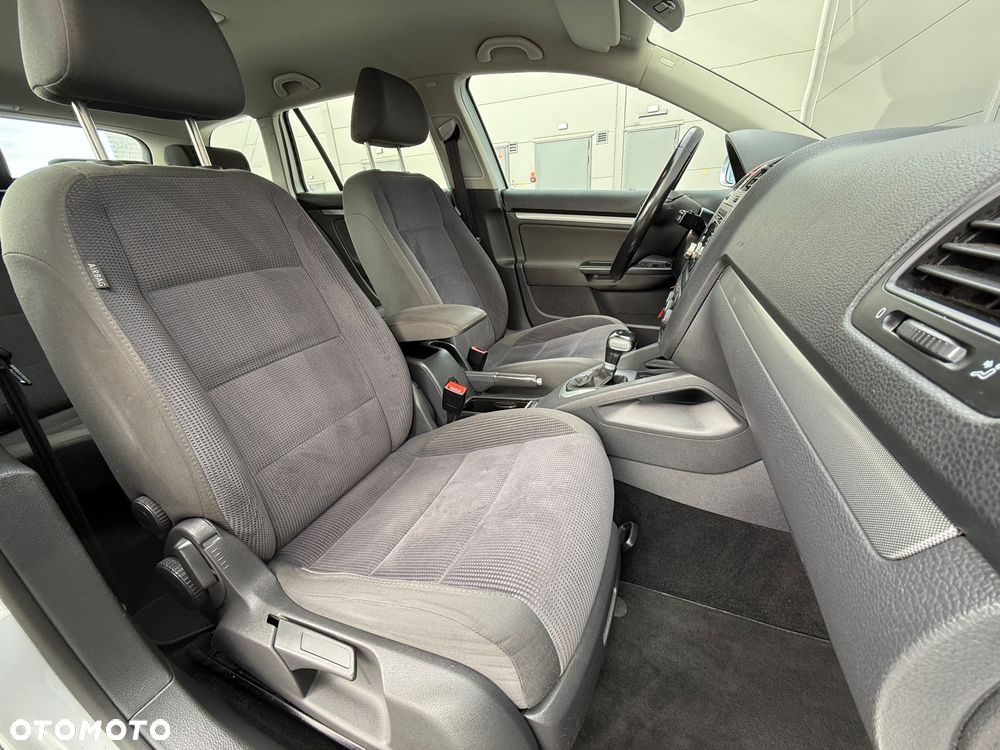 Volkswagen Golf - 31