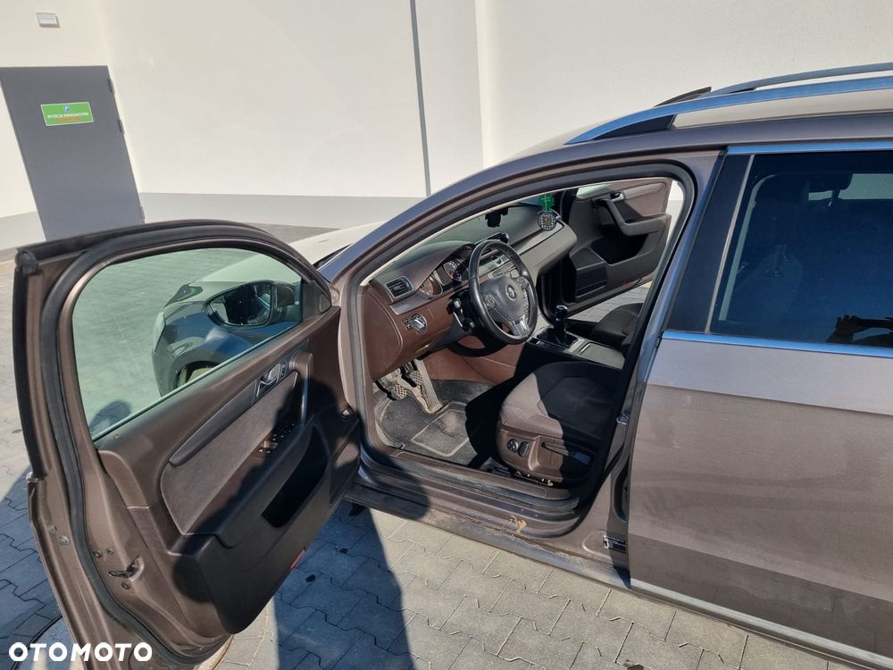 Volkswagen Passat - 13
