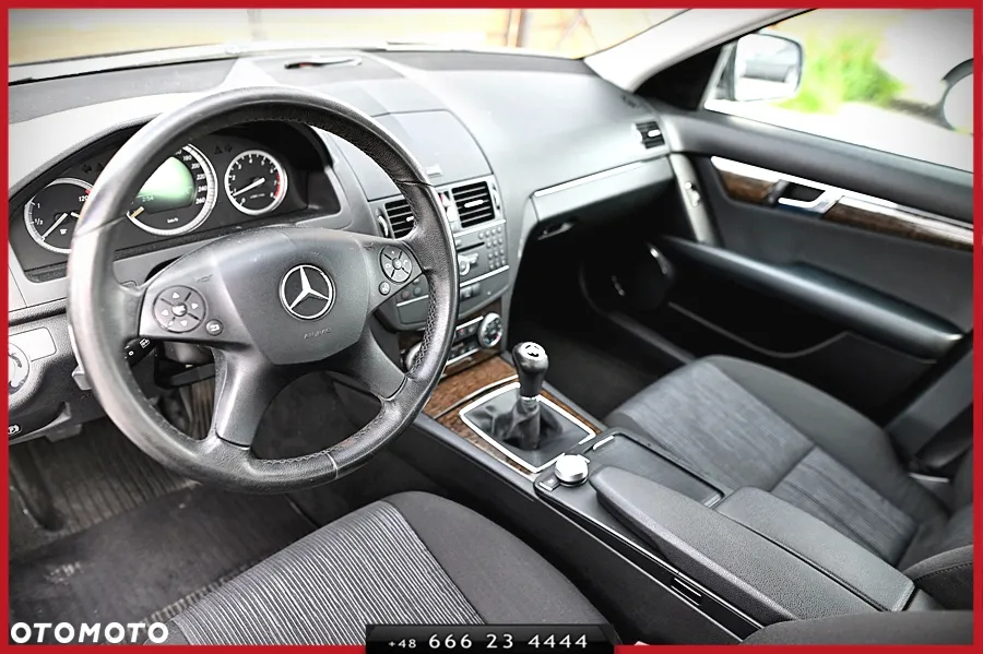 Mercedes-Benz Klasa C 180 CGI BlueEff Elegance - 17